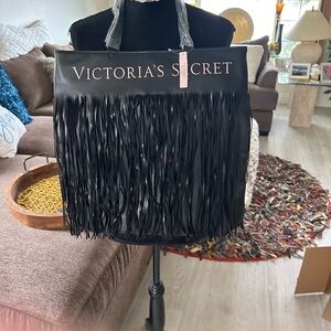 NWT FLIRTY FRINGED iVictoria's Secret black shoulder TOTE